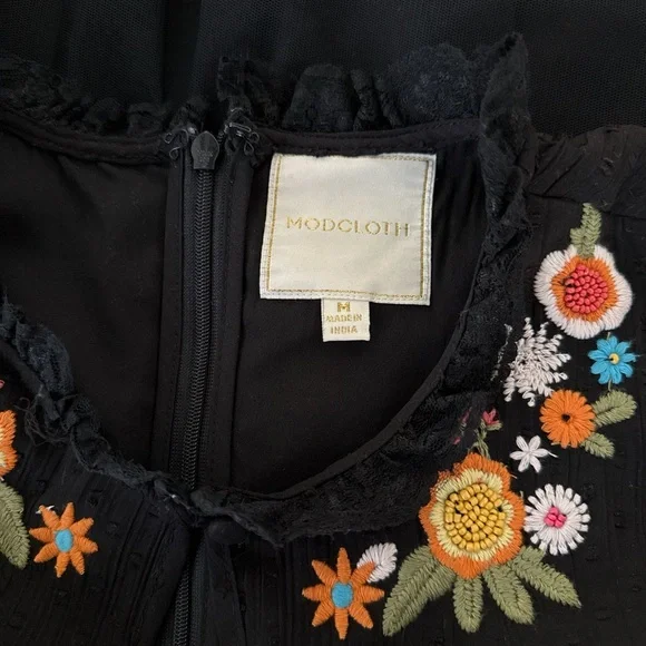 ModCloth Floral Embroidered Black Dress - Picture 6 of 6